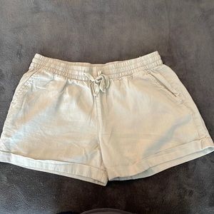 Women’s Old Navy Short. Size medium. Khaki linen blend.